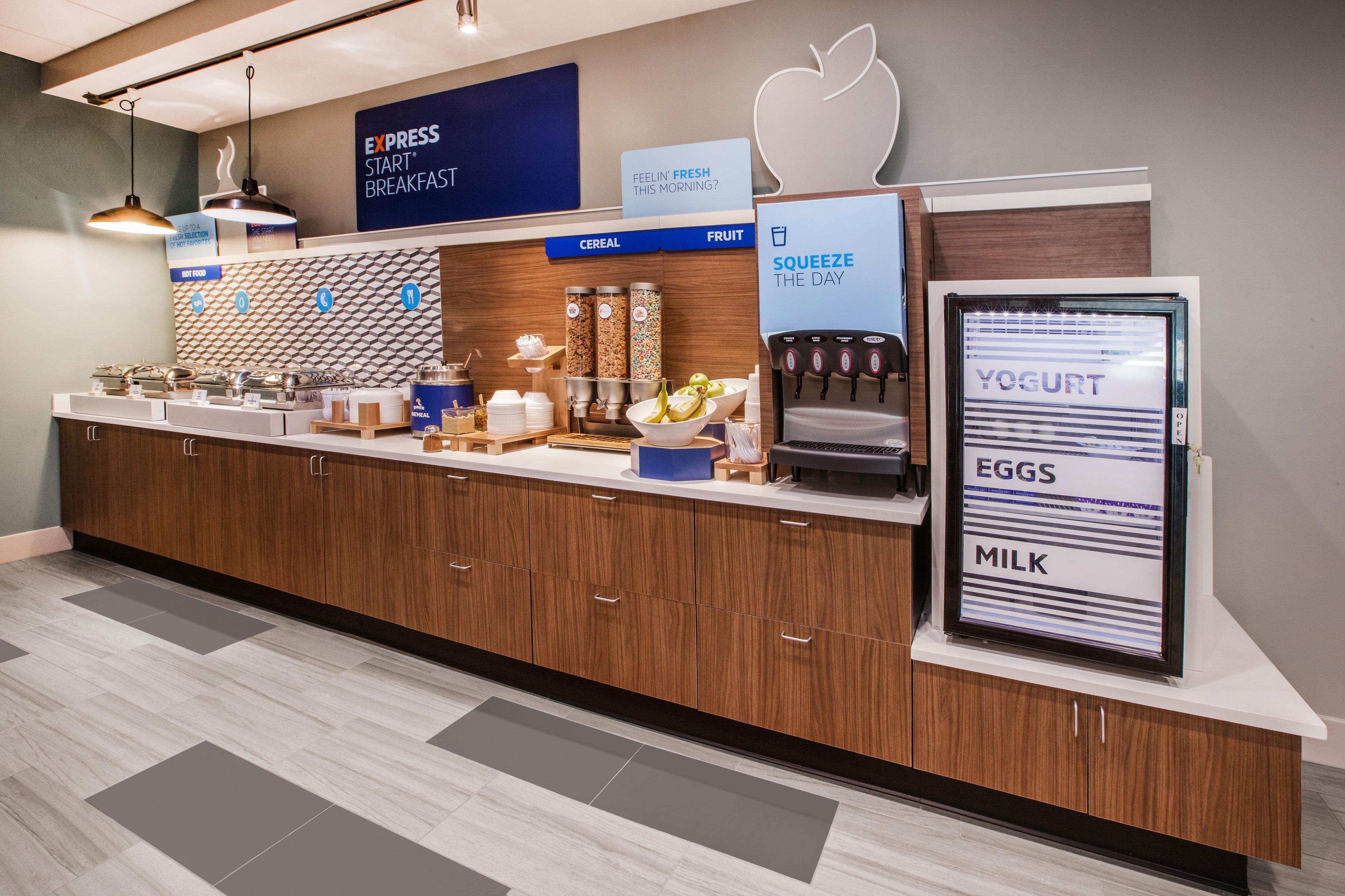 Holiday Inn Express Hotel & Suites Byron By Ihg Bagian luar foto
