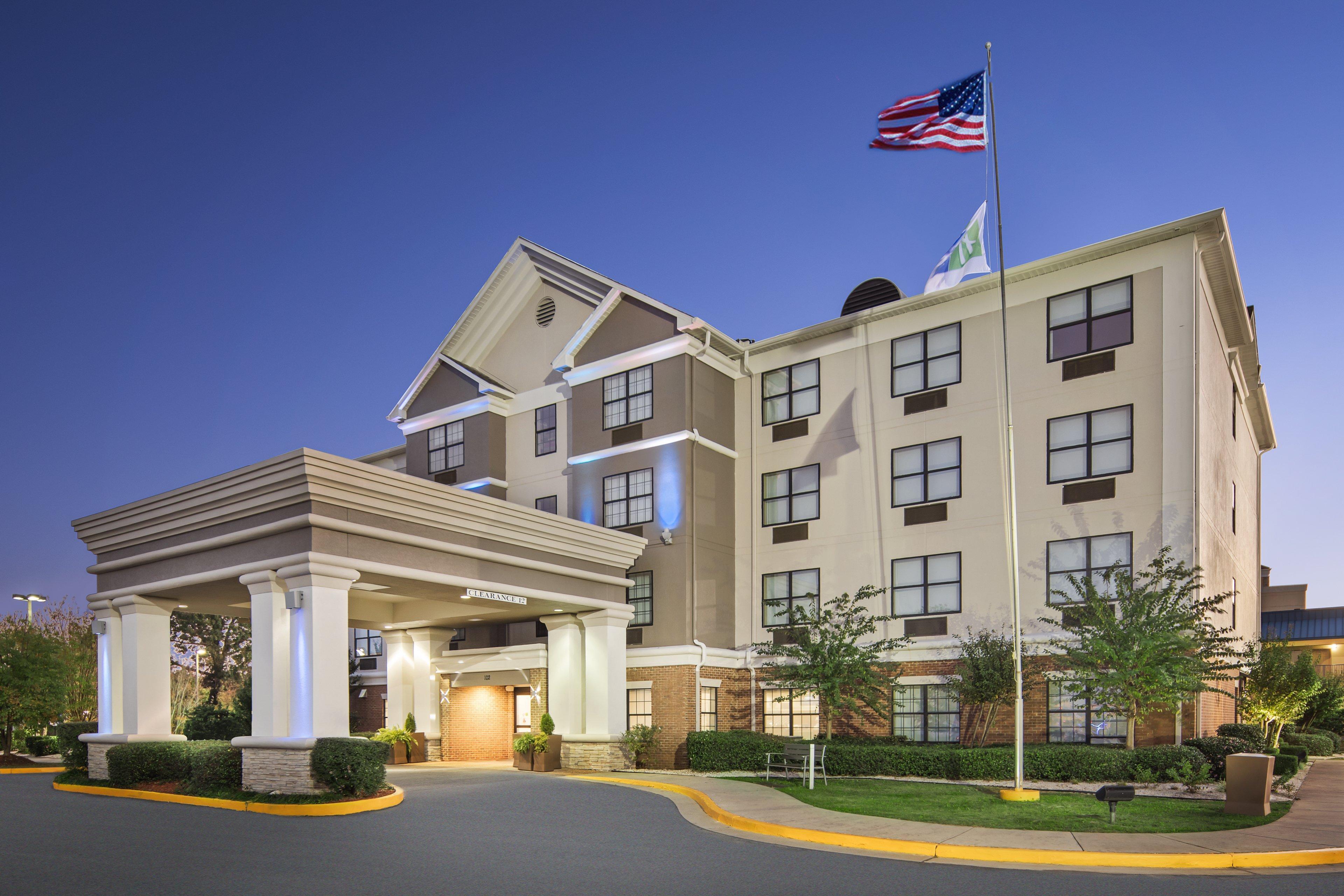 Holiday Inn Express Hotel & Suites Byron By Ihg Bagian luar foto