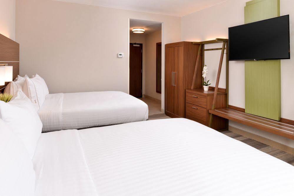 Holiday Inn Express Hotel & Suites Byron By Ihg Bagian luar foto