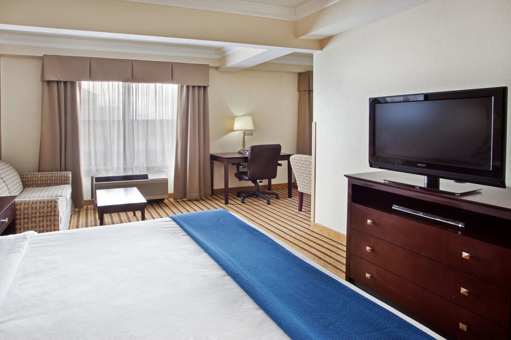 Holiday Inn Express Hotel & Suites Byron By Ihg Bagian luar foto