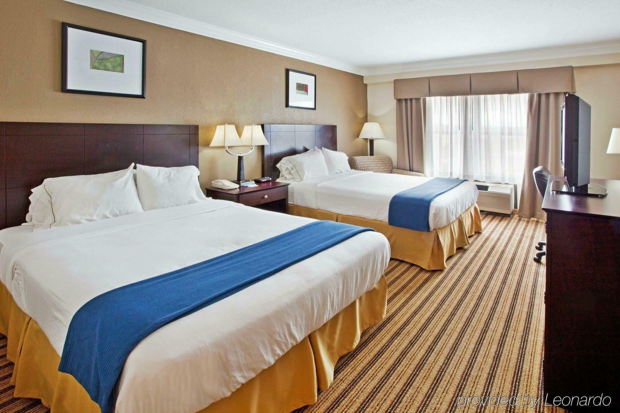 Holiday Inn Express Hotel & Suites Byron By Ihg Bagian luar foto