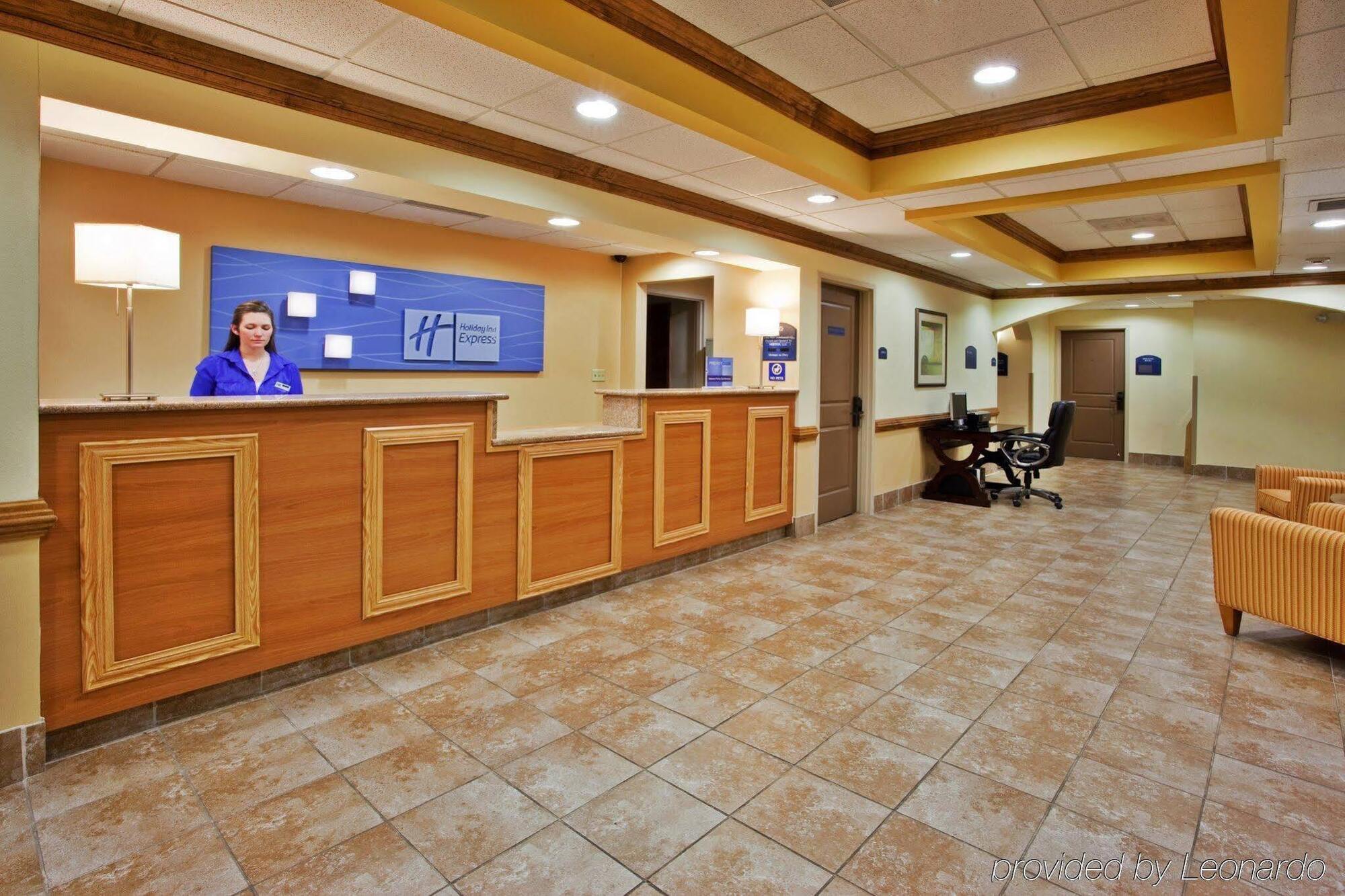 Holiday Inn Express Hotel & Suites Byron By Ihg Bagian luar foto