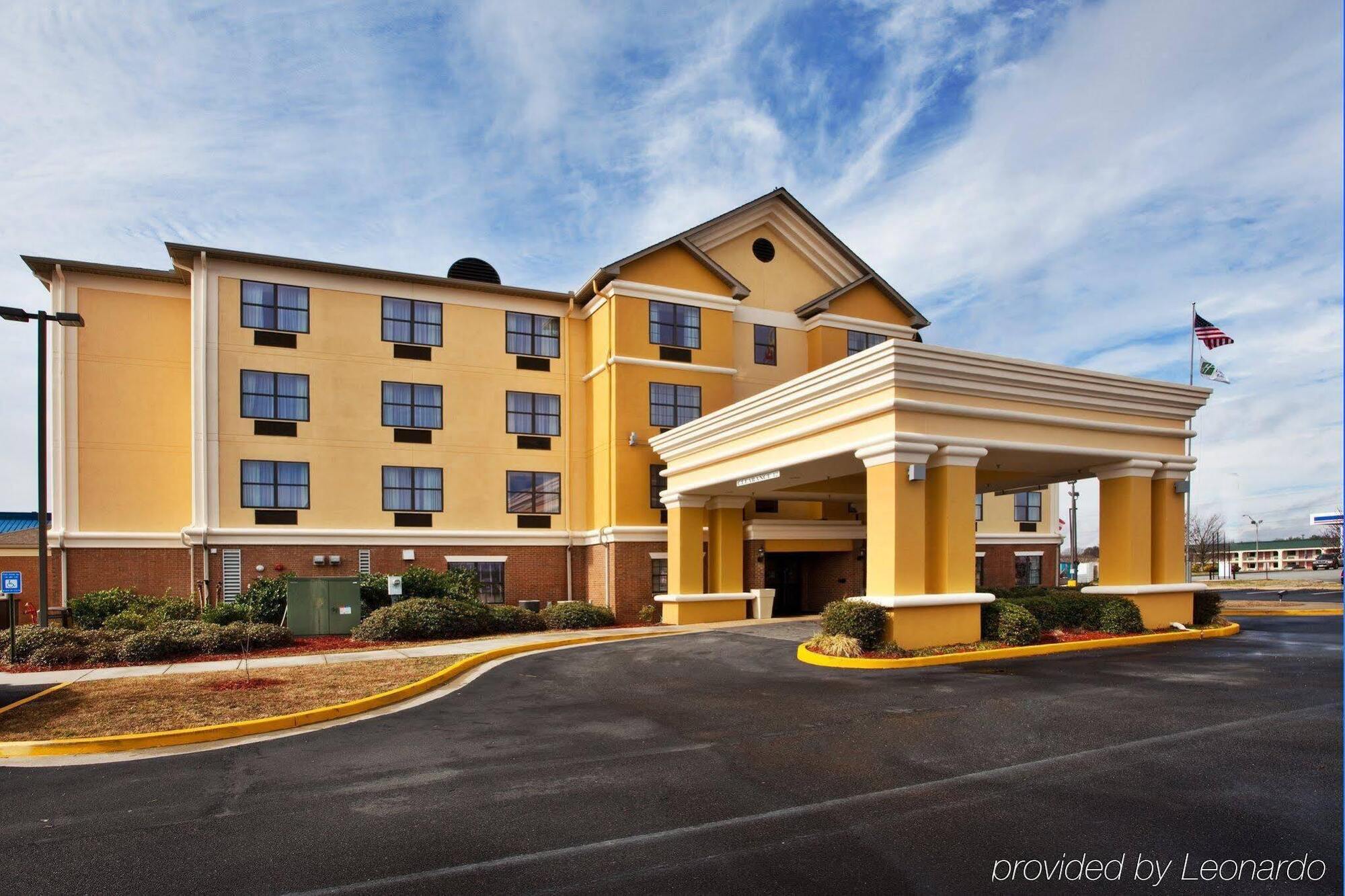 Holiday Inn Express Hotel & Suites Byron By Ihg Bagian luar foto