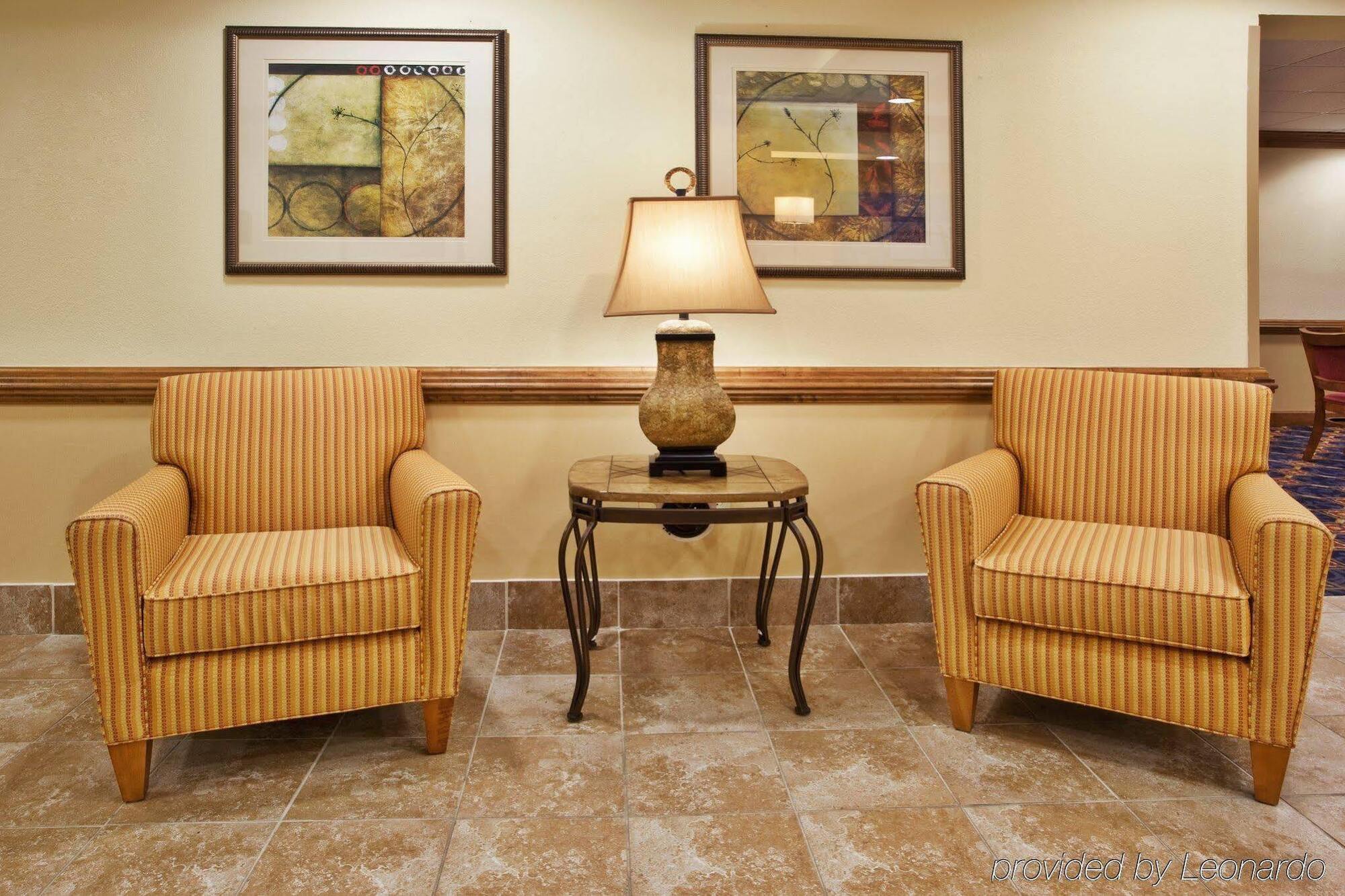 Holiday Inn Express Hotel & Suites Byron By Ihg Bagian luar foto
